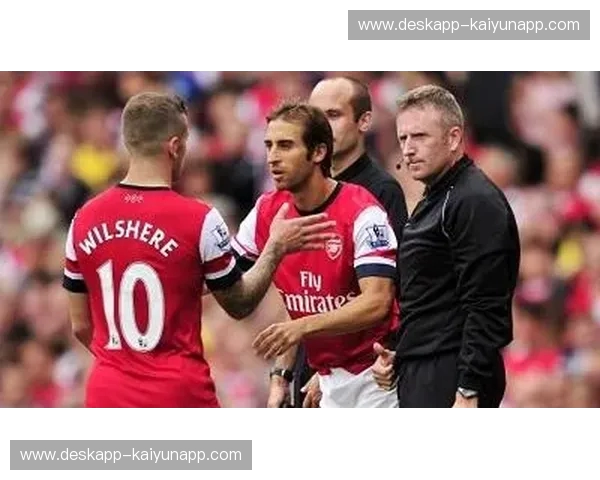 圣西罗的月光与北伦敦的硝烟：当AC米兰遇见阿森纳，足球的情书该如何落笔？